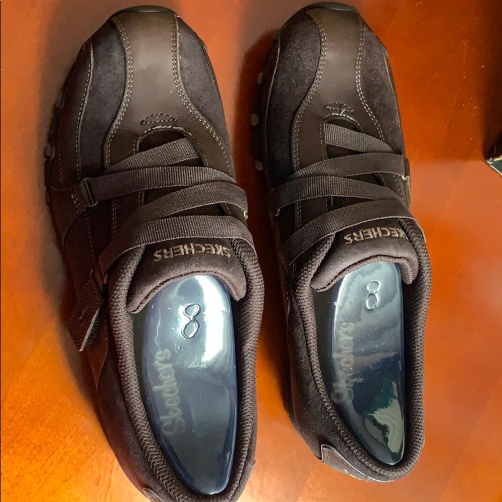 Sketchers Sneakers